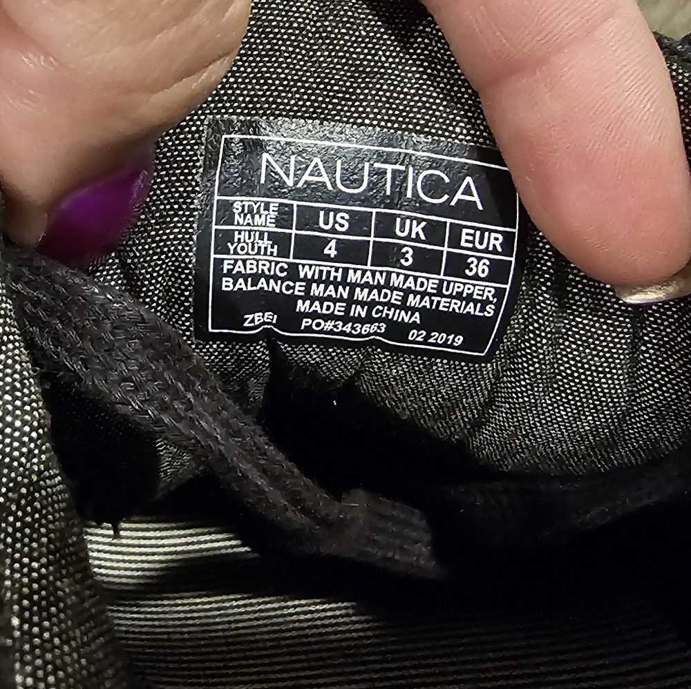 Nautica Youth Shoes Style Hull Gray, Size 4 Youth Great Condition Boys Sneakers - Picture 6 of 14
